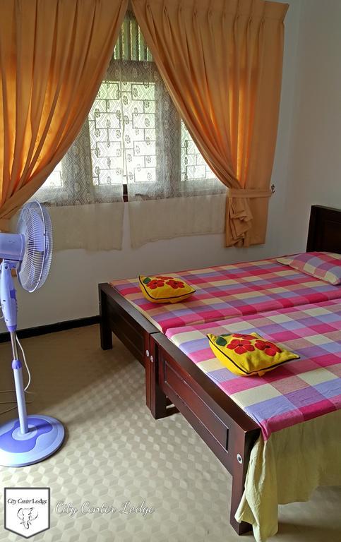 City Centre Lodge Ponnarankulama Екстериор снимка