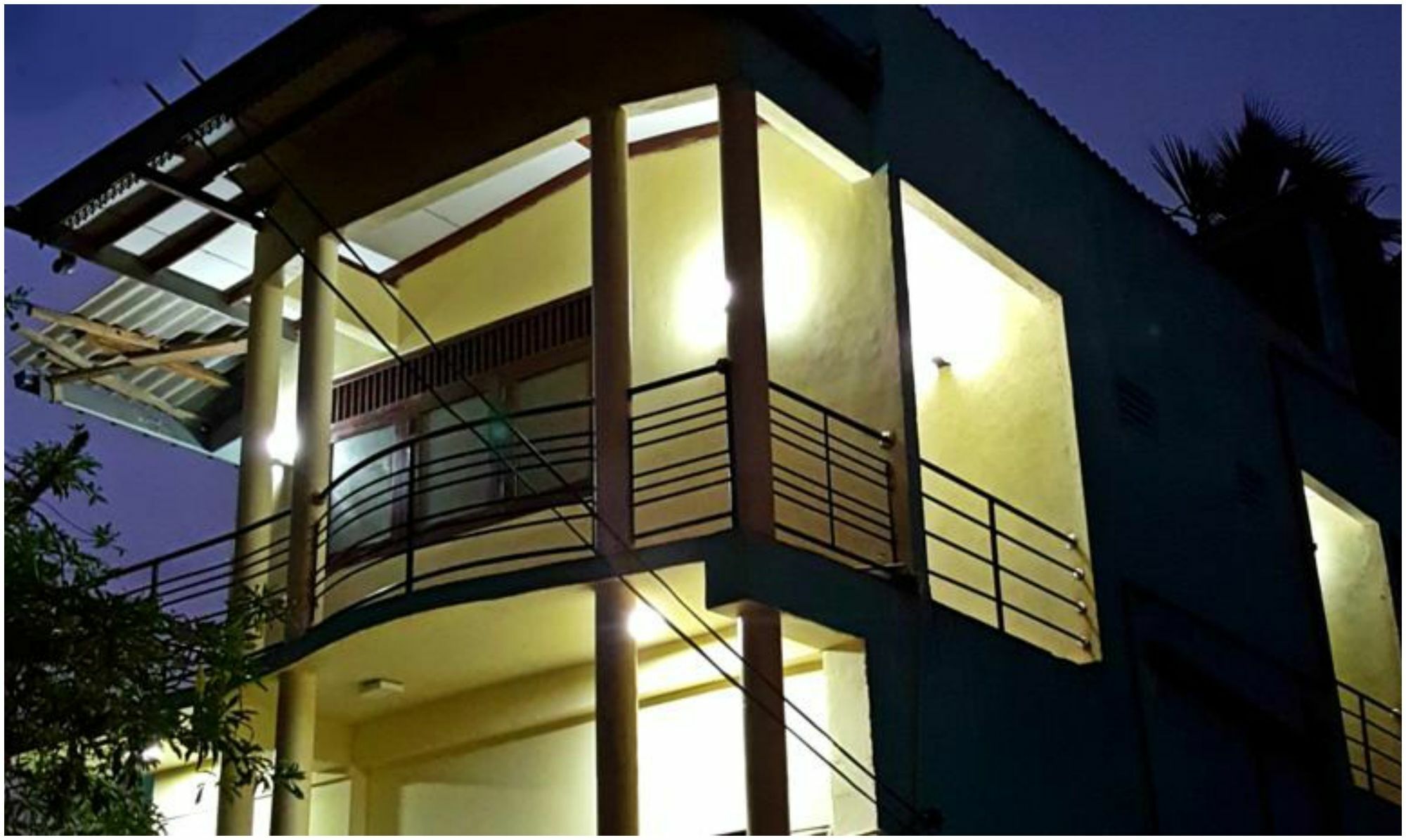 City Centre Lodge Ponnarankulama Екстериор снимка