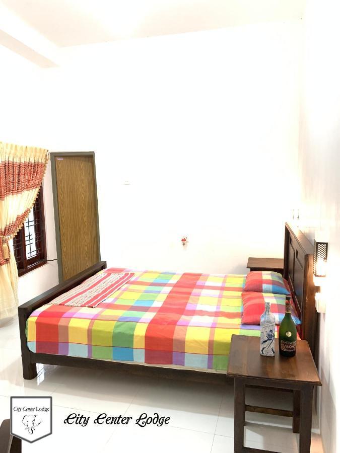 City Centre Lodge Ponnarankulama Екстериор снимка