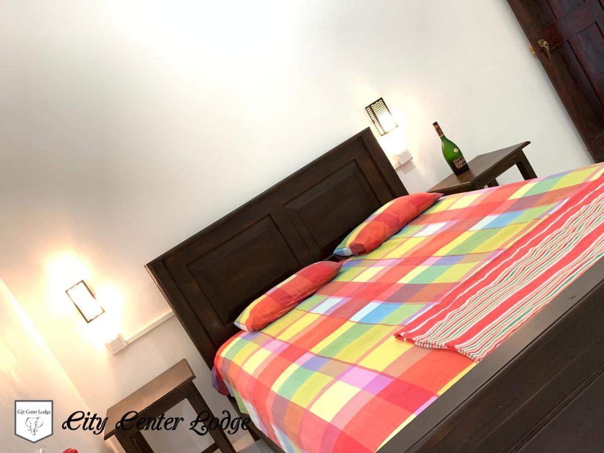 City Centre Lodge Ponnarankulama Екстериор снимка