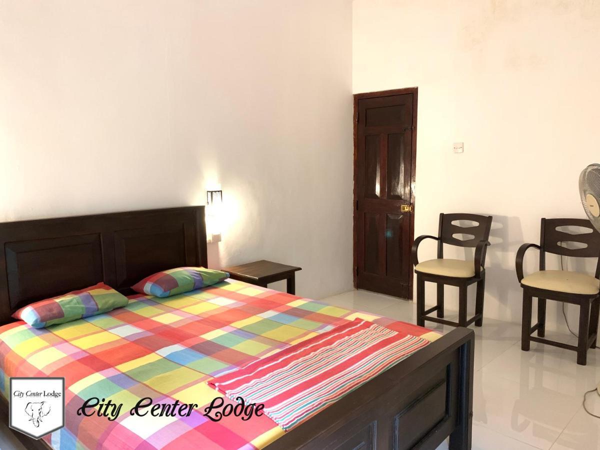 City Centre Lodge Ponnarankulama Екстериор снимка