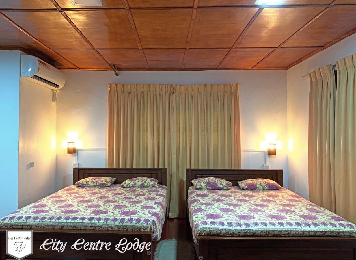 City Centre Lodge Ponnarankulama Екстериор снимка